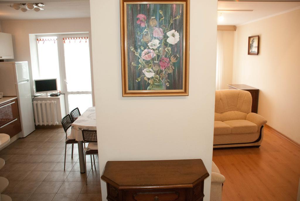 Apartment On Akademika Lazarenka 48A Lwów Zewnętrze zdjęcie